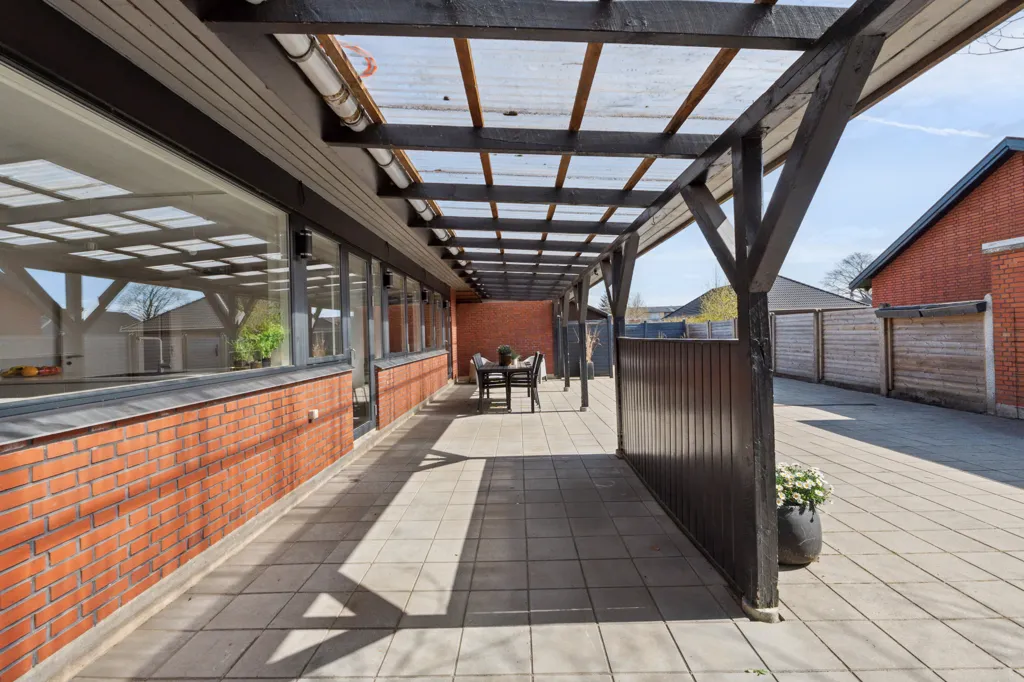 Terrasse - Renovated Villa with Terrace in Sunds