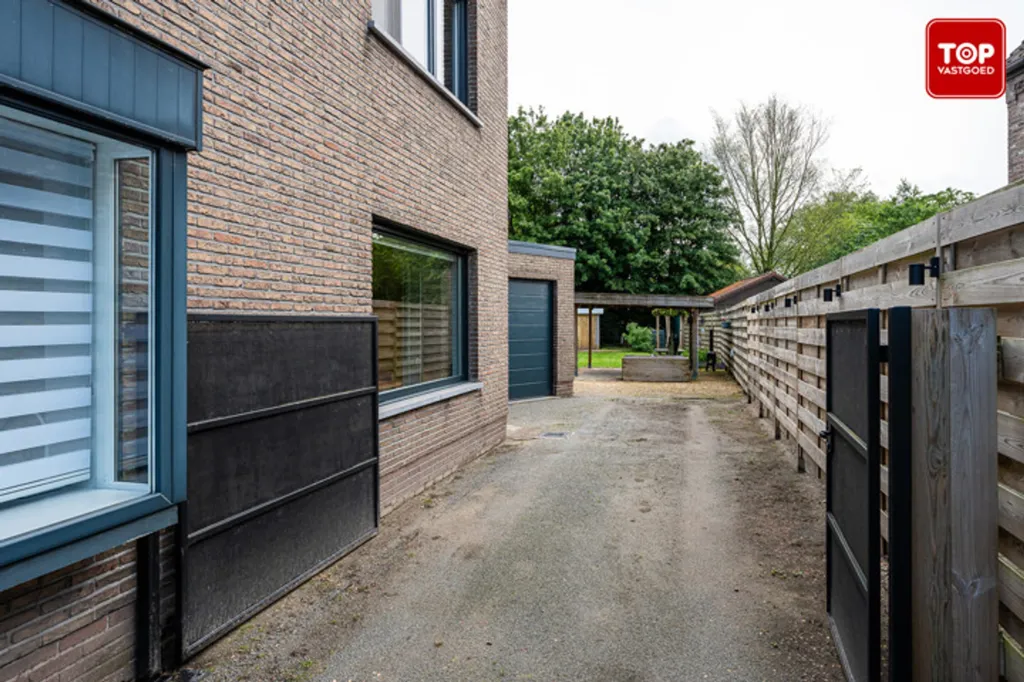 Half-Open House with Garden in Evergem