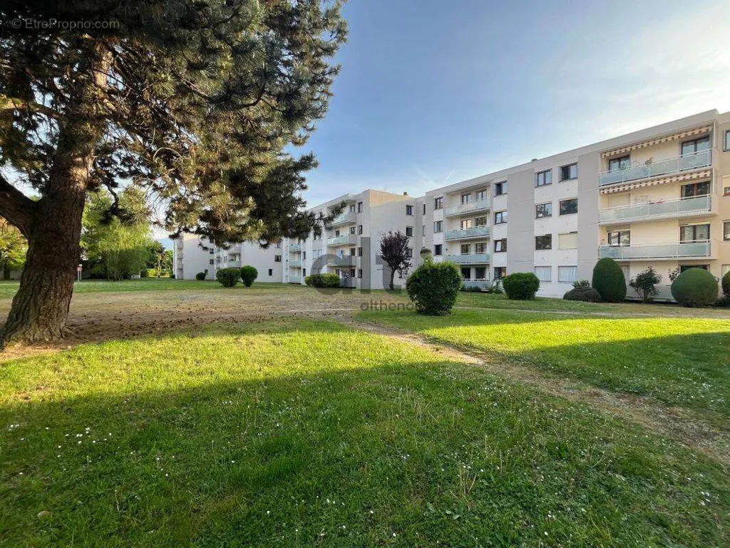 Aed - 3-Bed Apartment with Balcony in Meythet