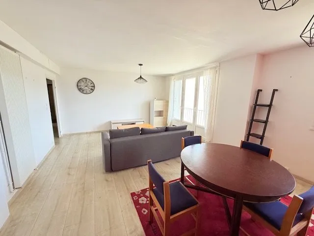Séjour - Appartement Meublé T3 au Calme à Brest