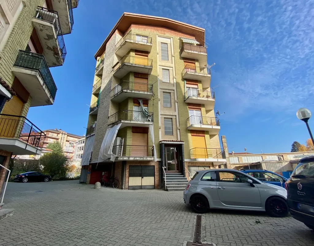 Välivaade - Bright Flat with Balcony in Cuorgnè Centre