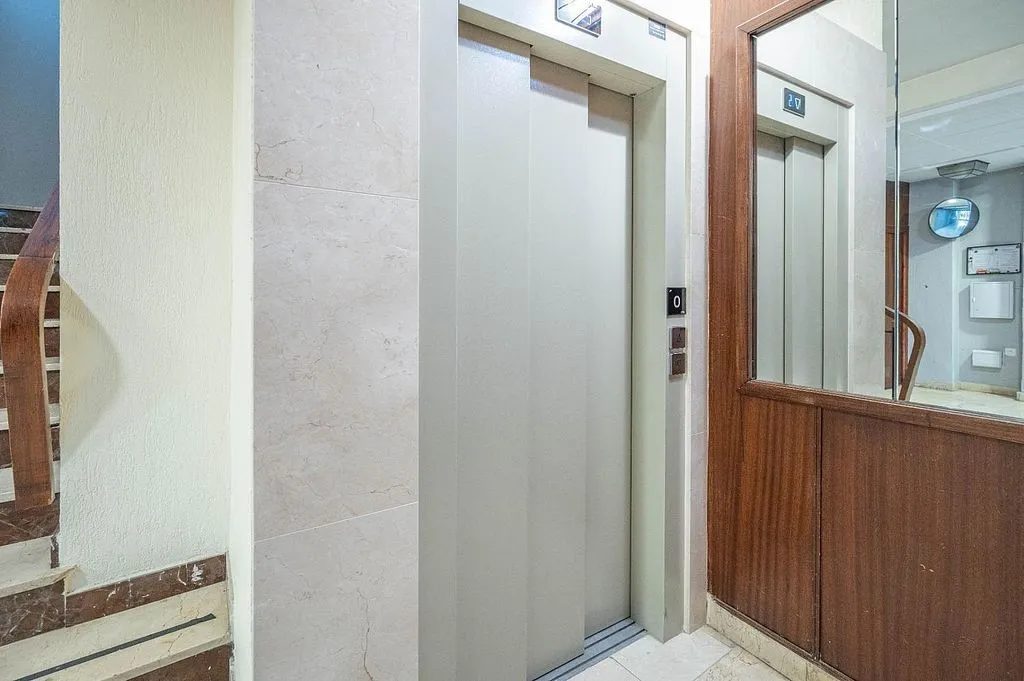Esik - Top-Floor Flat with Balcony in Central Location