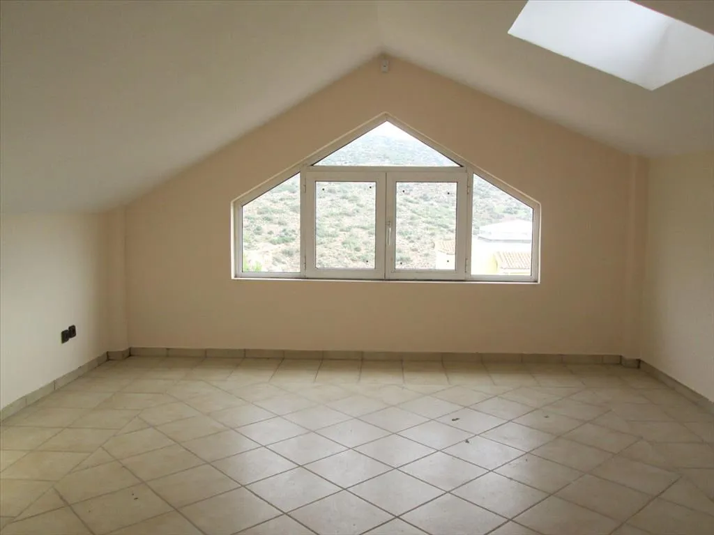 Pièces - Detached House with Panoramic Views in Attica