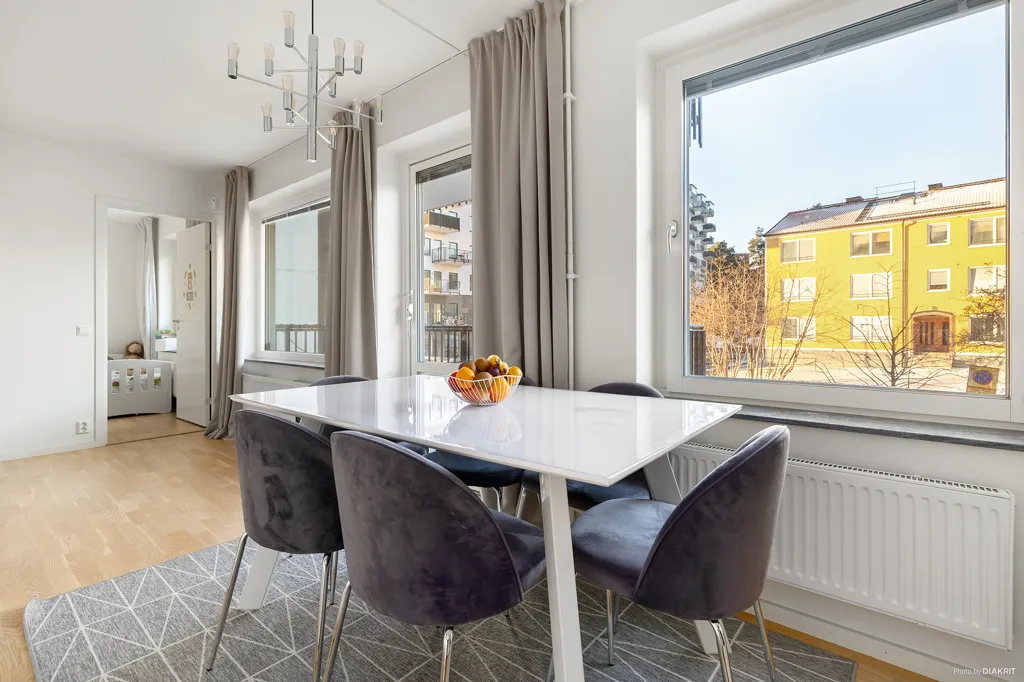 Salle à manger - Apartment with Balcony in Central Huddinge