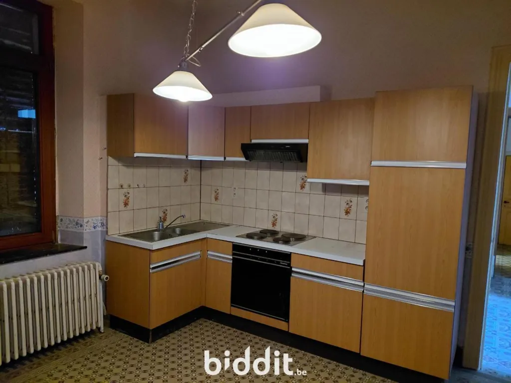Köök - Renovatable House with Garden in Chassé
