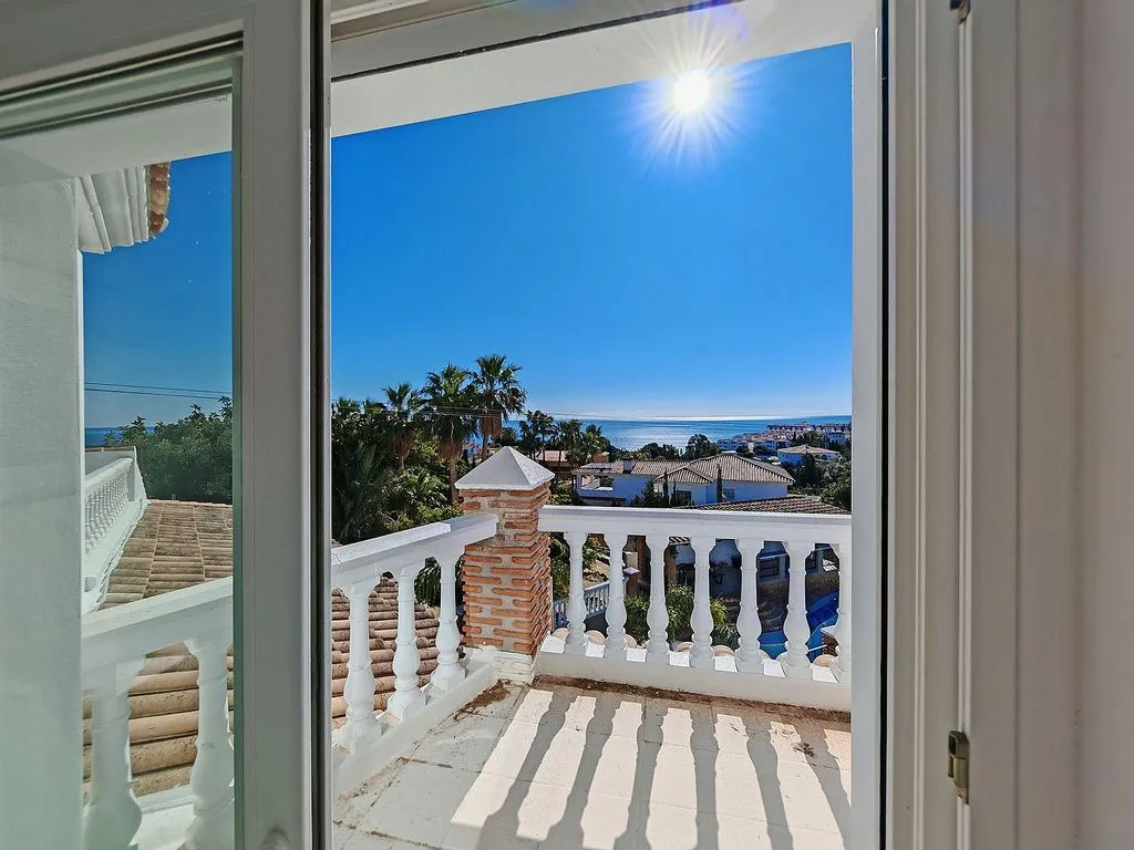 Balcon - 9-Bedroom Chalet with Pool in La Capellania