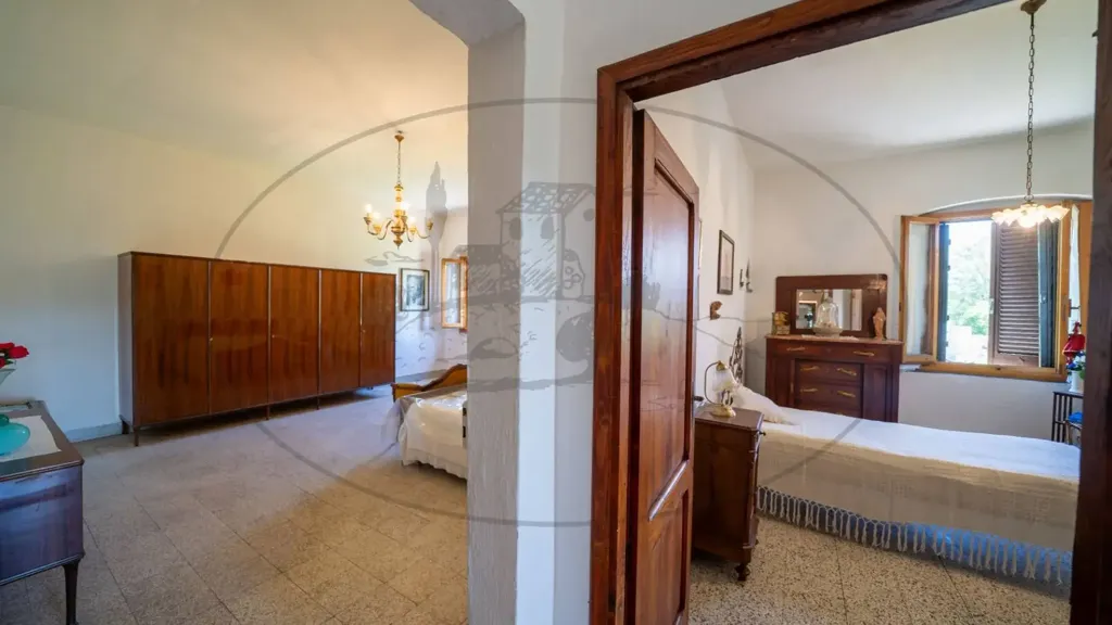 Magamistoad - Rustic Farmhouse with Multiple Uses in Figline Valdarno