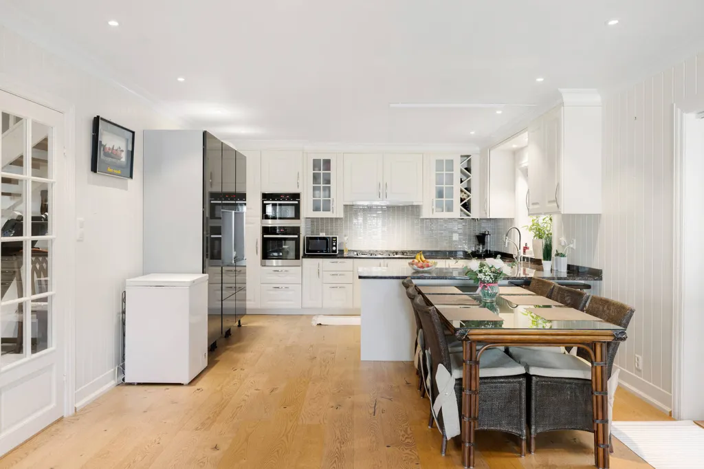 Cuisine - Modernised Detached House with Garden in Dyrsø