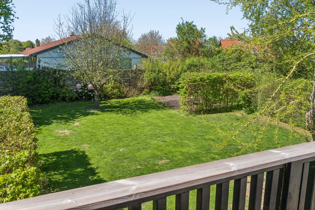 Garden - Charming Brick Villa with Terrace in Birkerød