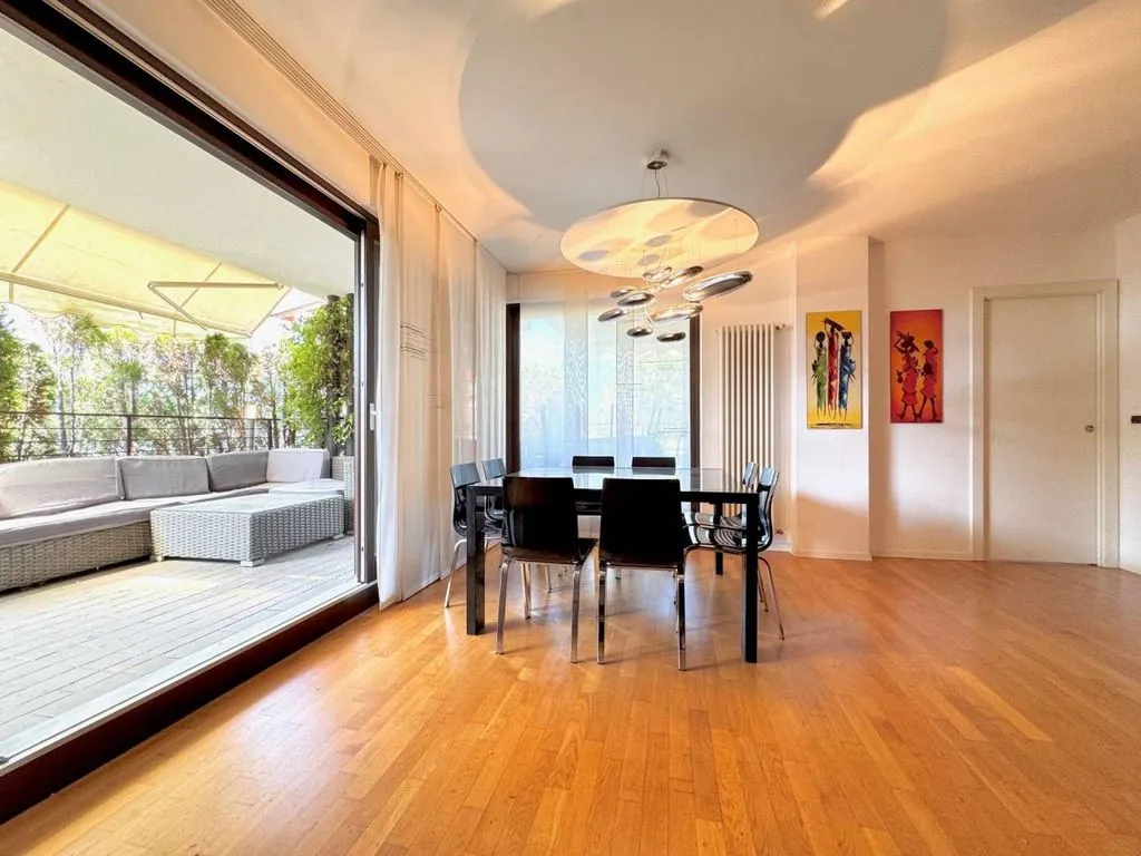 Salle à manger - Penthouse with Private Terraces in Laives