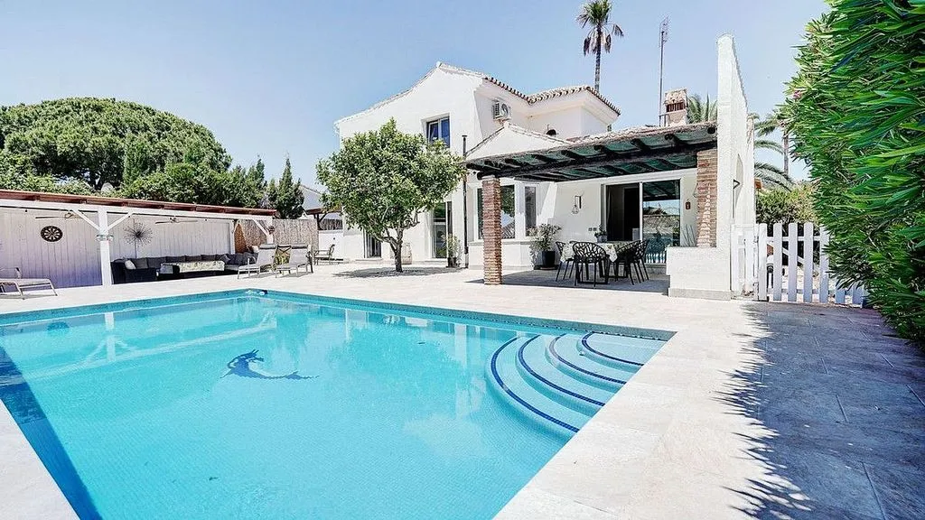 Piscine - Reformed Villa with Sea View in Calahonda