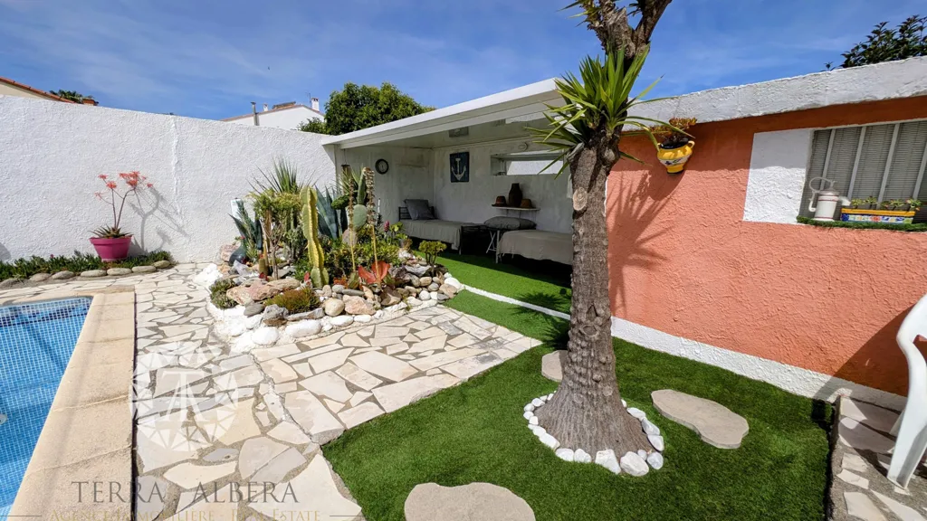 Bassein - Dual-Occupancy House with Pool in Ortaffa