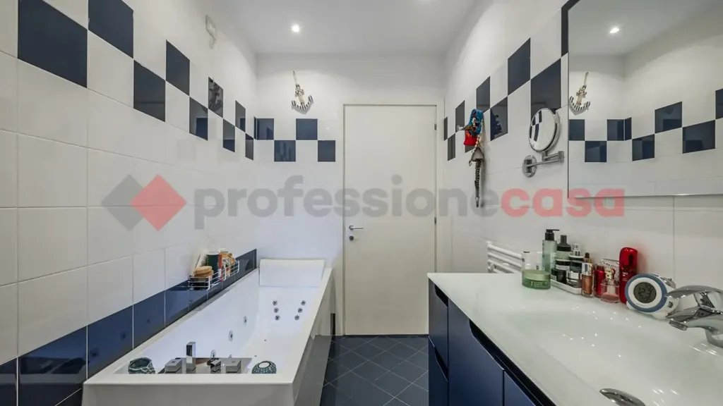 Bagni - Modern 3-Bedroom Apartment in Buccinasco