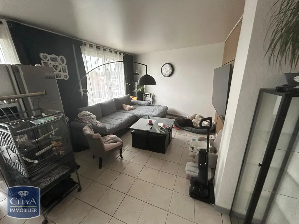 Elutuba - 4-Piece Flat with Balcony in Saint-Quentin