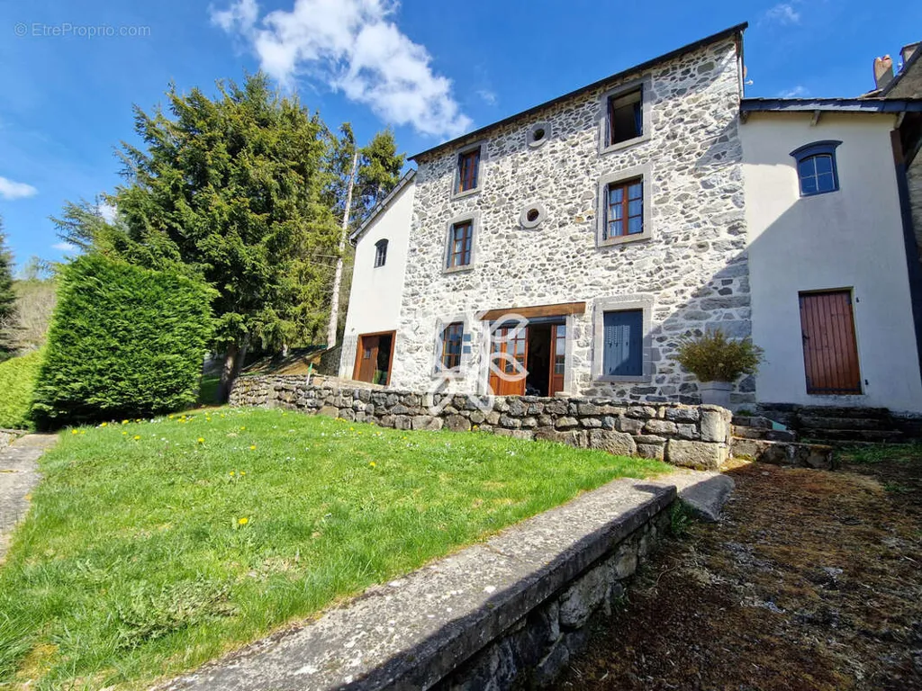 Välivaade - Stone House with Wooded Garden in Peyrusse
