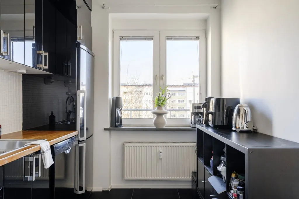 Cuisine - Bright Two-Bedroom with Large Balcony in Malmö