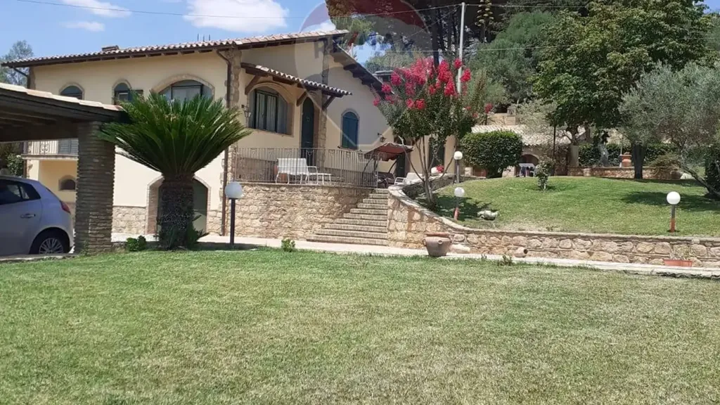 Aed - Spacious Villa with Garden in Piazza Armerina