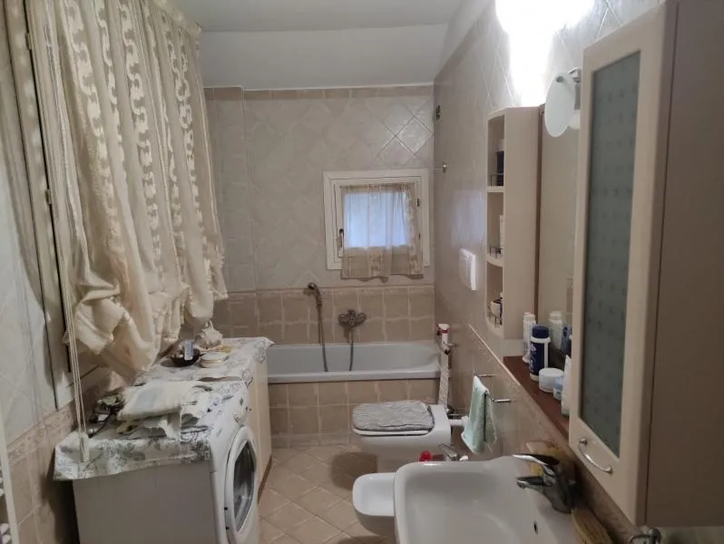 Salles de bain - Modern Apartment with Balconies in Rovigo