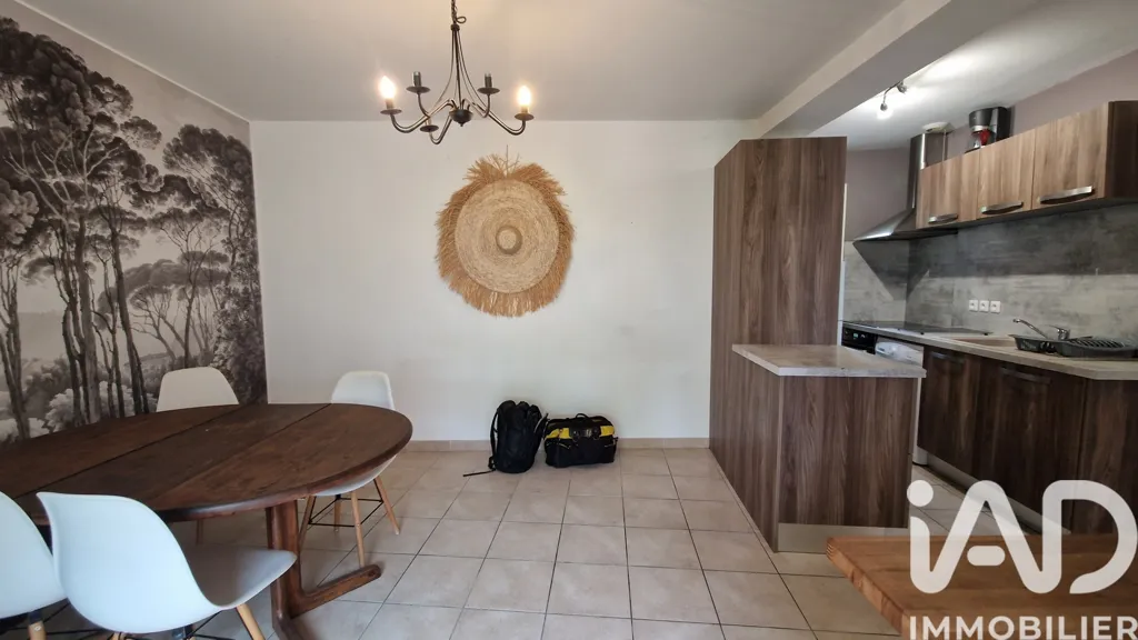 Söögituba - Apartment with Terrace in Valensole