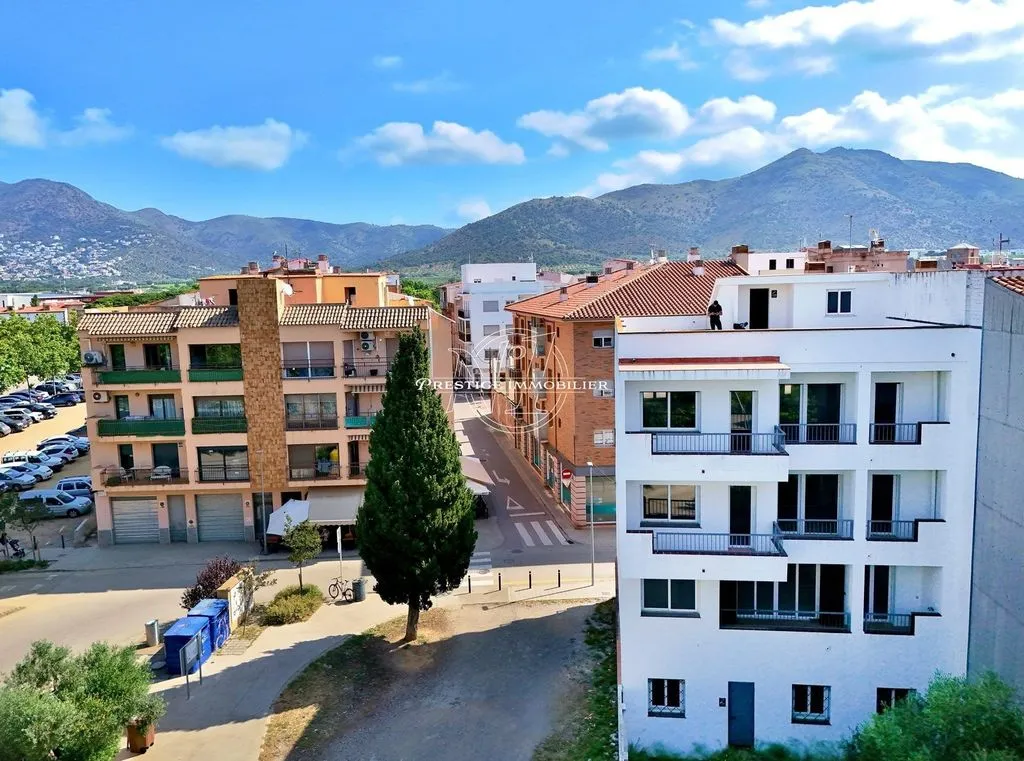 Rõdu - Luxury Apartments with Commercial Space in Roses