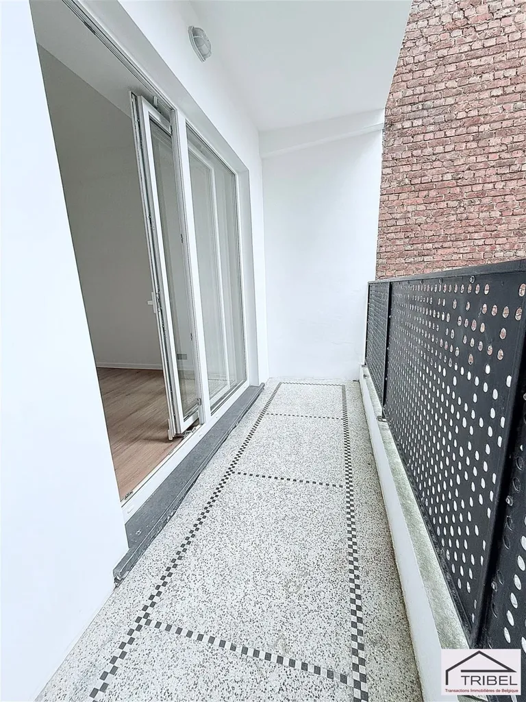 Balcon - Duplex Rénové avec Terrasse à Schaerbeek