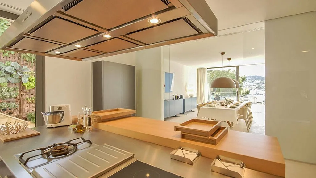 Cuisine - Luxury Villa with Sea Views in Camp de Mar