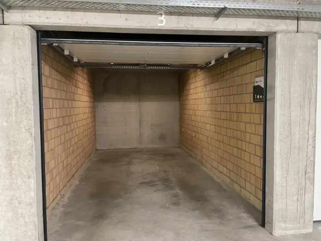 Garage - Ground Floor Apartment with Terrace in Veurne Centre