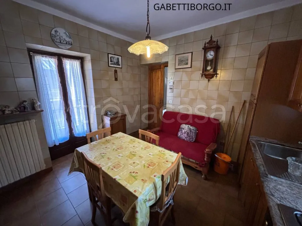 Dining Room - Apartment with Mountain View in Roaschia