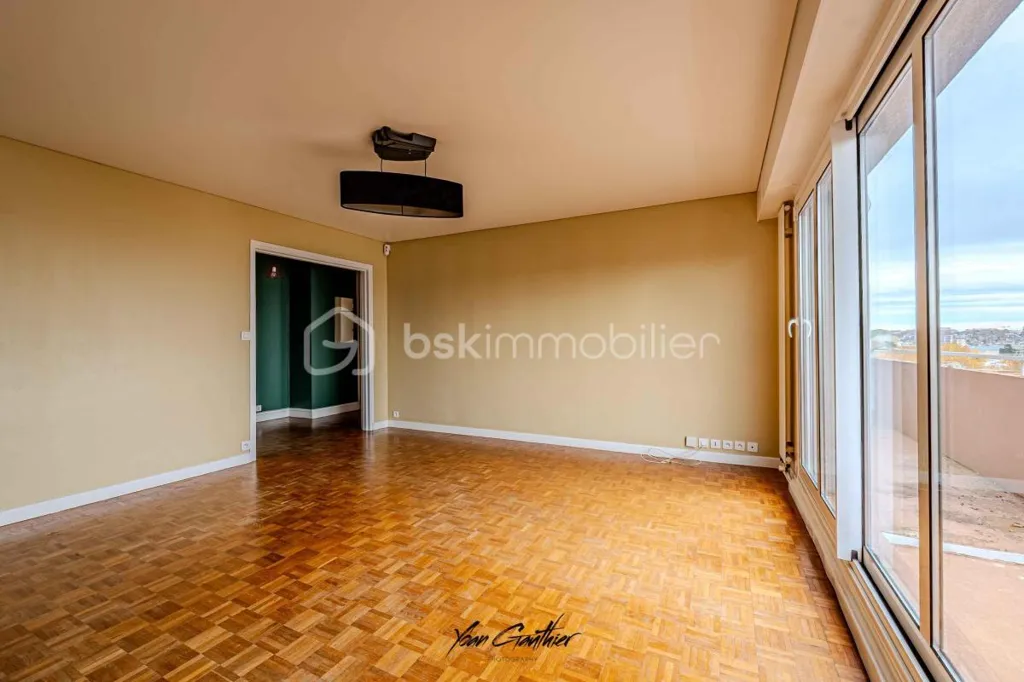 Chambres - Appartement T4 Plein Sud au Dernier Étage à Paris