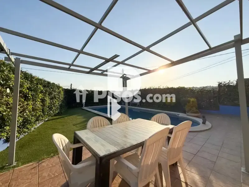 Terrasse - Detached House with Pool in Sant Esteve Sesrovires