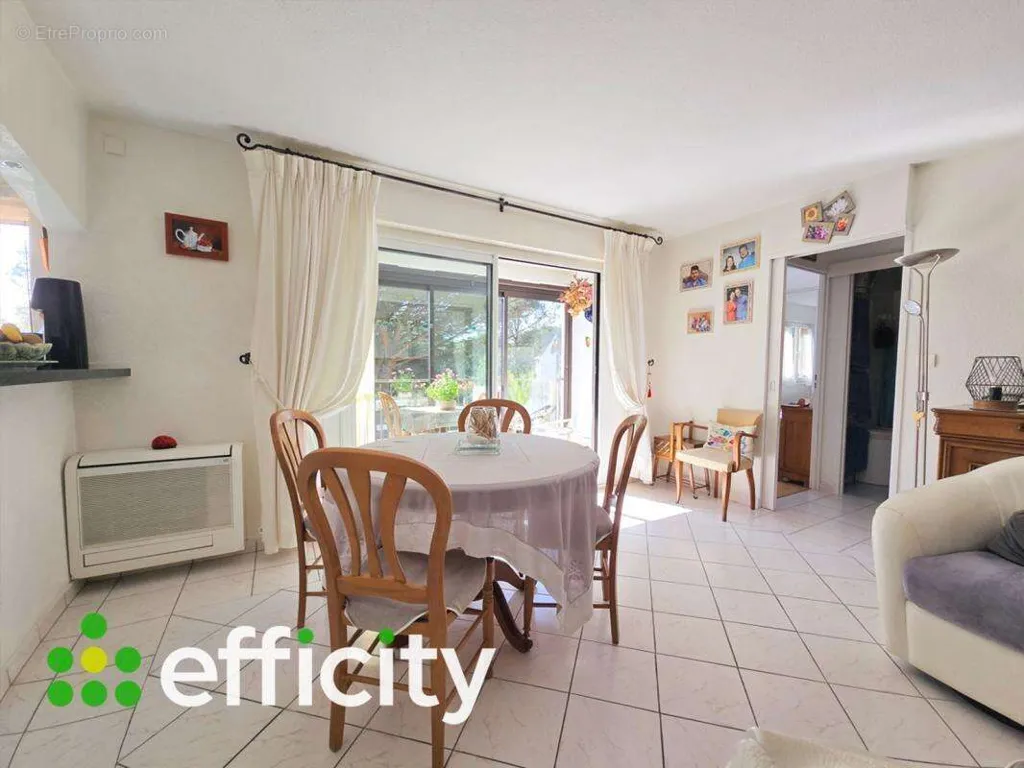 Söögituba - 3-Bedroom Apartment with South-West Exposure in Fréjus