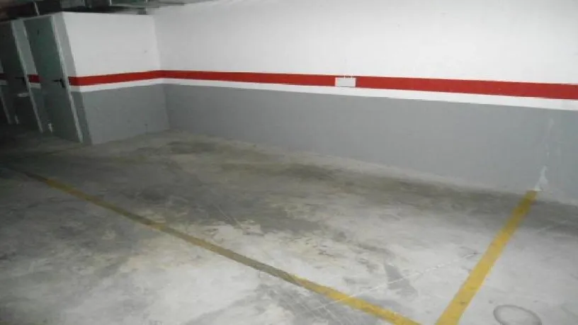 Garage - Parking Space with Green Access in Cubelles