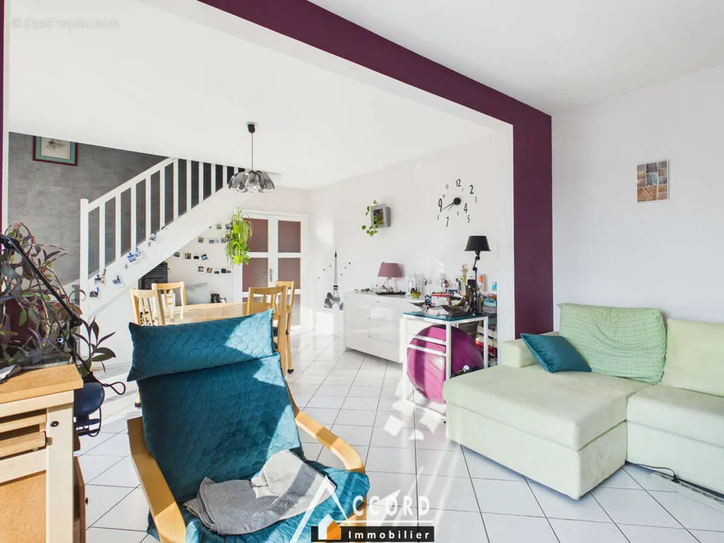 Soggiorno - Duplex Apartment with Balcony in Sartroville