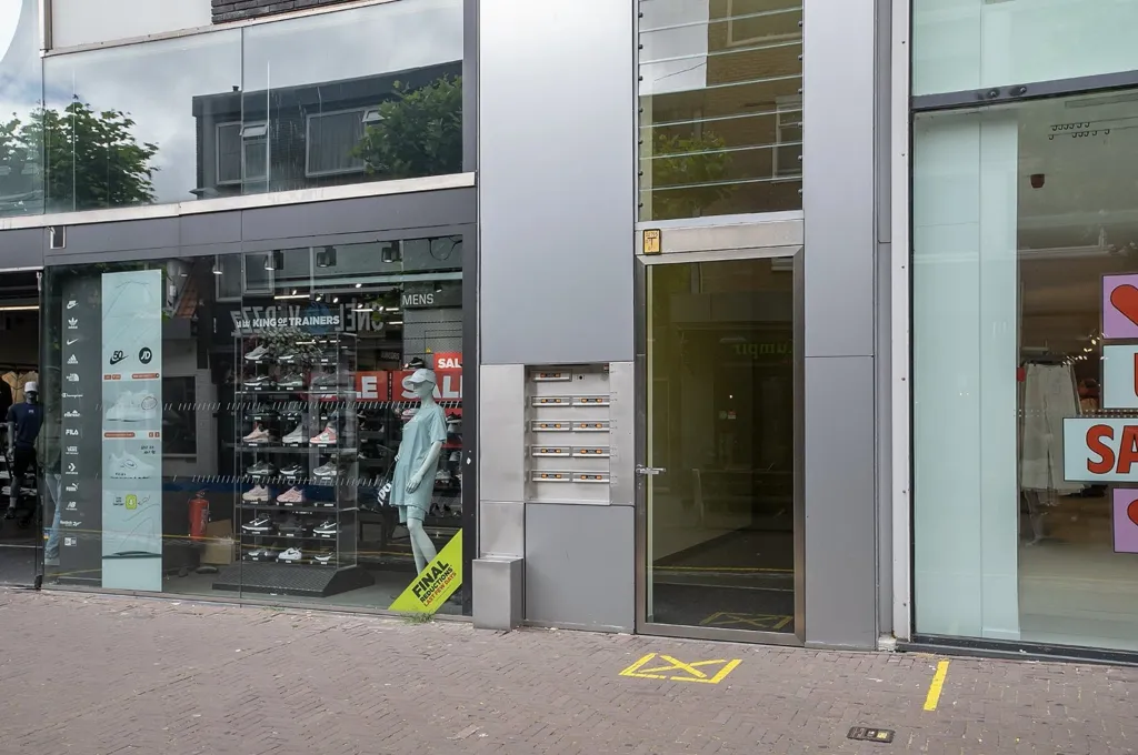 Exterior - Stylish 3-Bedroom Apartment in Hoofddorp