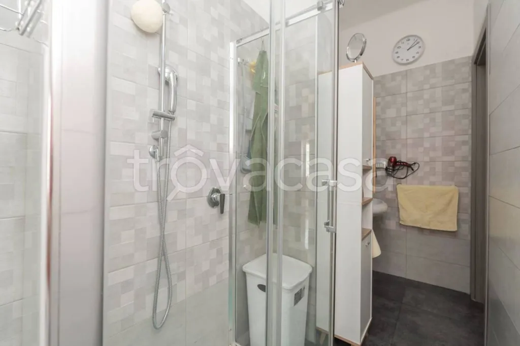 Salles de bain - Panoramic Apartment with Balcony in Collegno