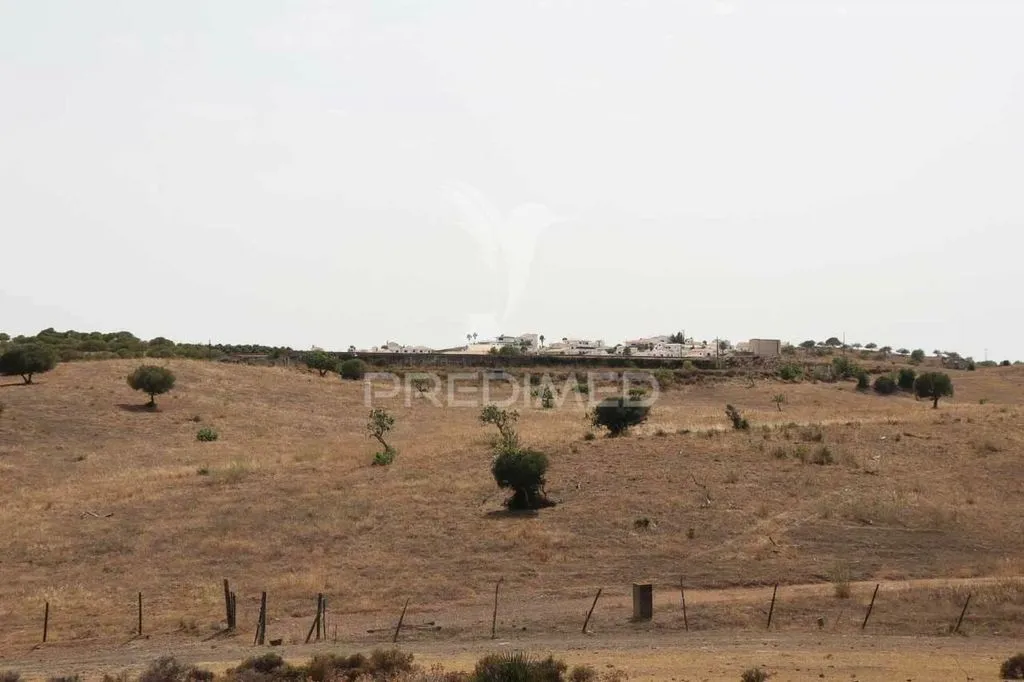 Aed - Development Land with River View in Castro Marim