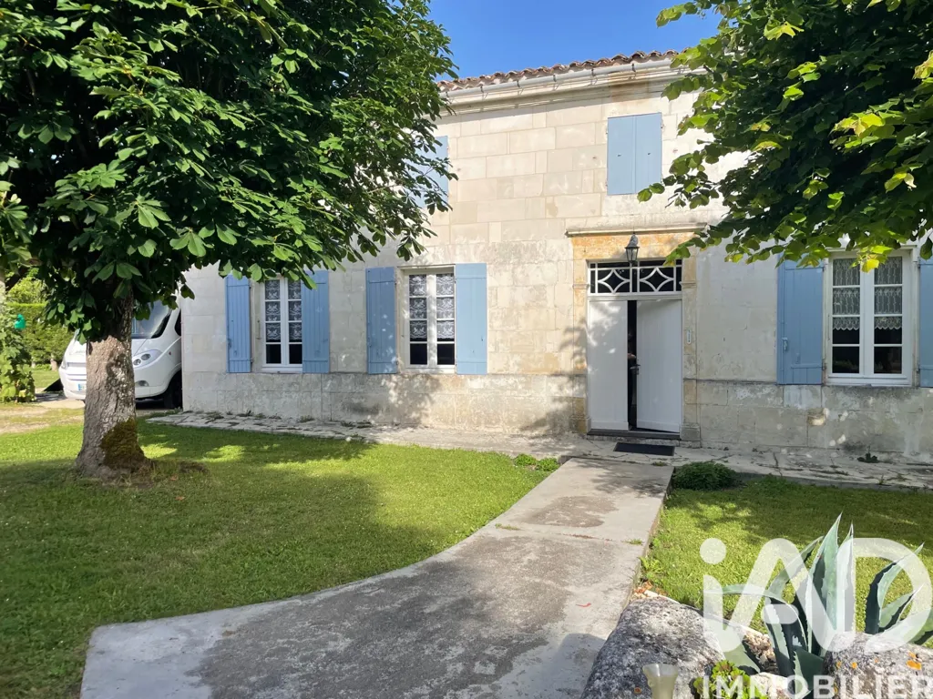 Extérieur - Maison Charentaise avec Dépendances à Clam