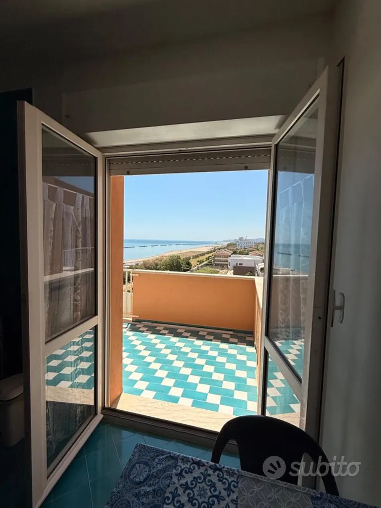 Balcony - Seafront Apartment with Balcony in Lido di Fermo