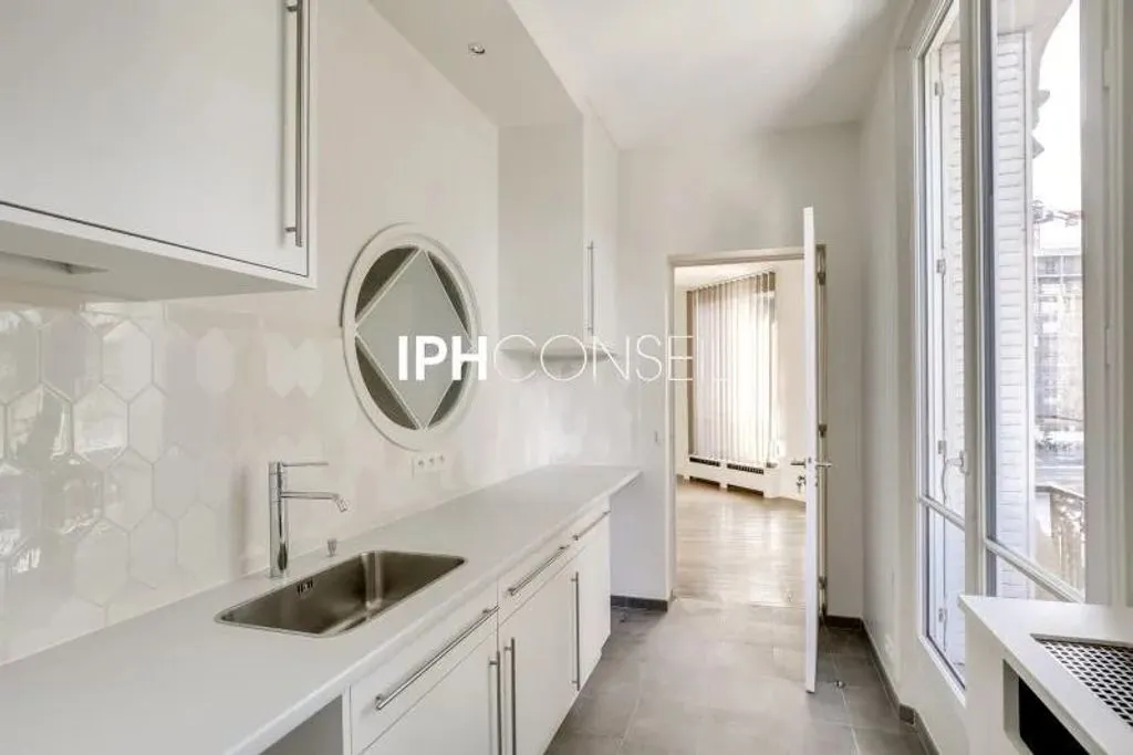 Cuisine - Appartement de Prestige à Neuilly-sur-Seine