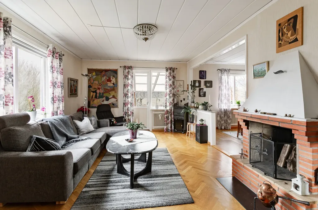 Elutuba - Well-Maintained Villa with Mountain View in Jönköping