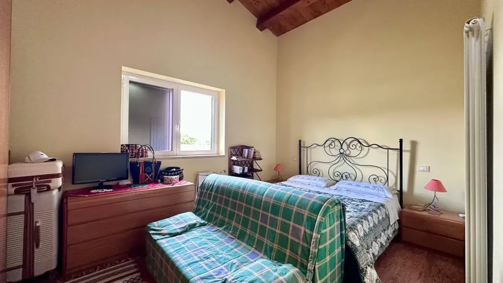 Chambres - Independent House with Panoramic View in Carapelle Calvisio