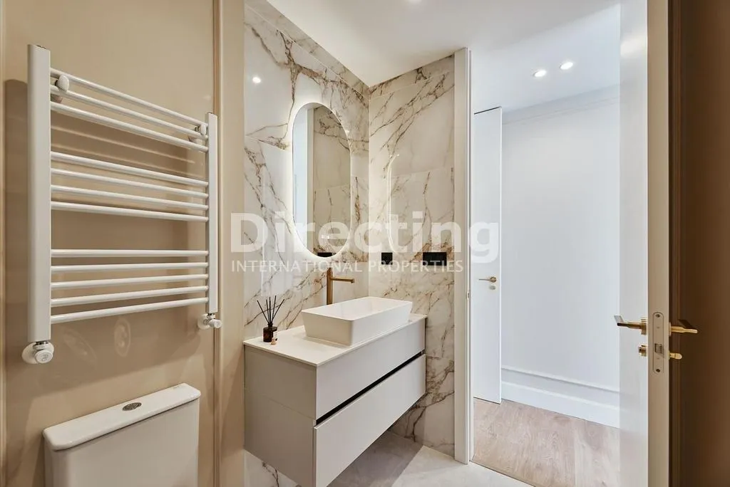 Vannitoad - Luxury 2-Bedroom Apartment in Madrid