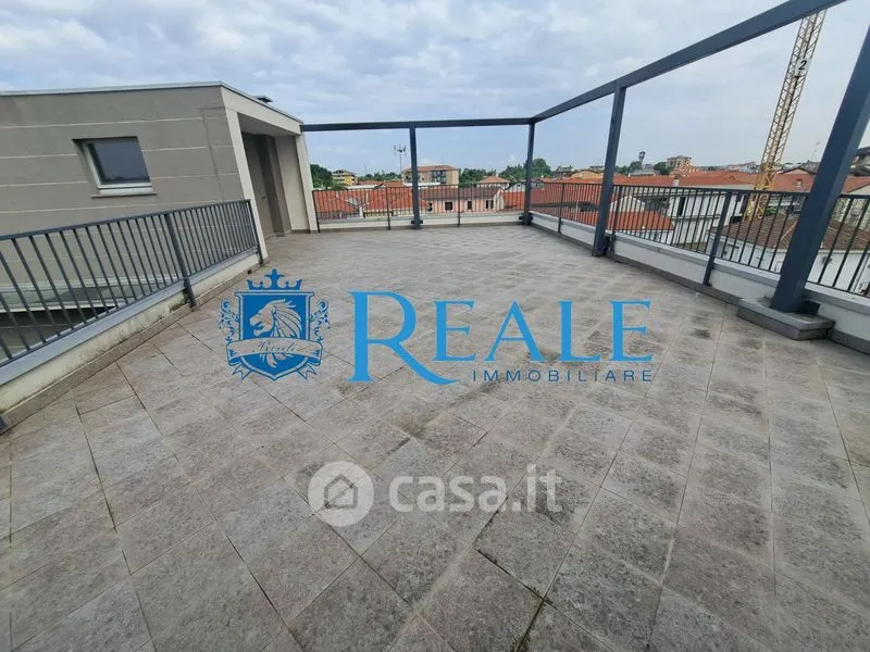 Terrasse - Retrofitted Penthouse with Terrace in Vigevano