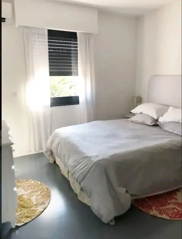 Villa Contemporaine avec Piscine à Mougins
