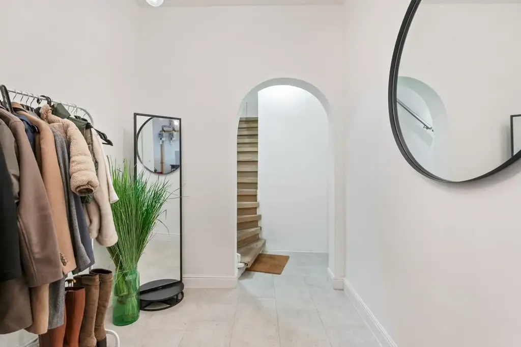 Hallway - Duplex with Private Entrance and Terrace in Schilde