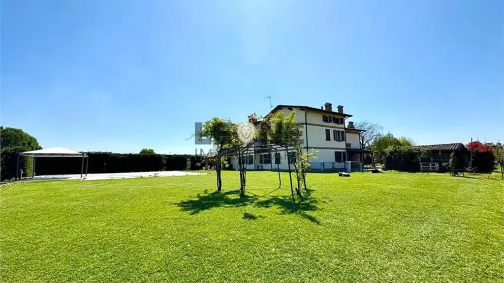 Aed - Trifamily Villa with Private Park in Vignola