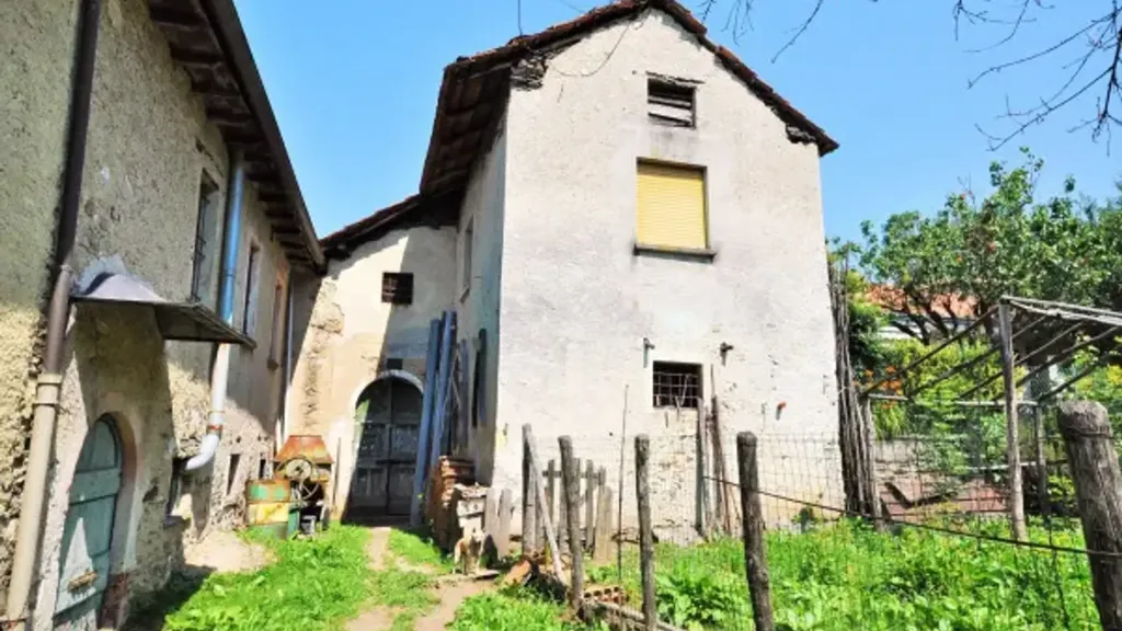 Aed - Historic Terraced House with Garden in Pettenasco