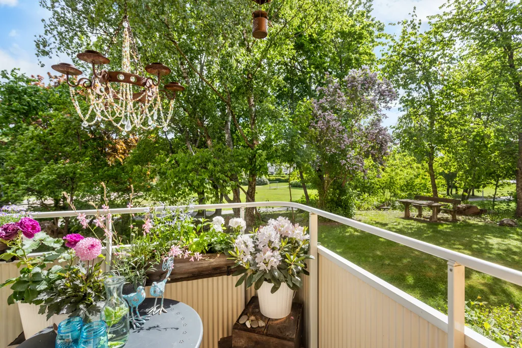 Balcony - Apartment with Balcony on Skälbyvägen