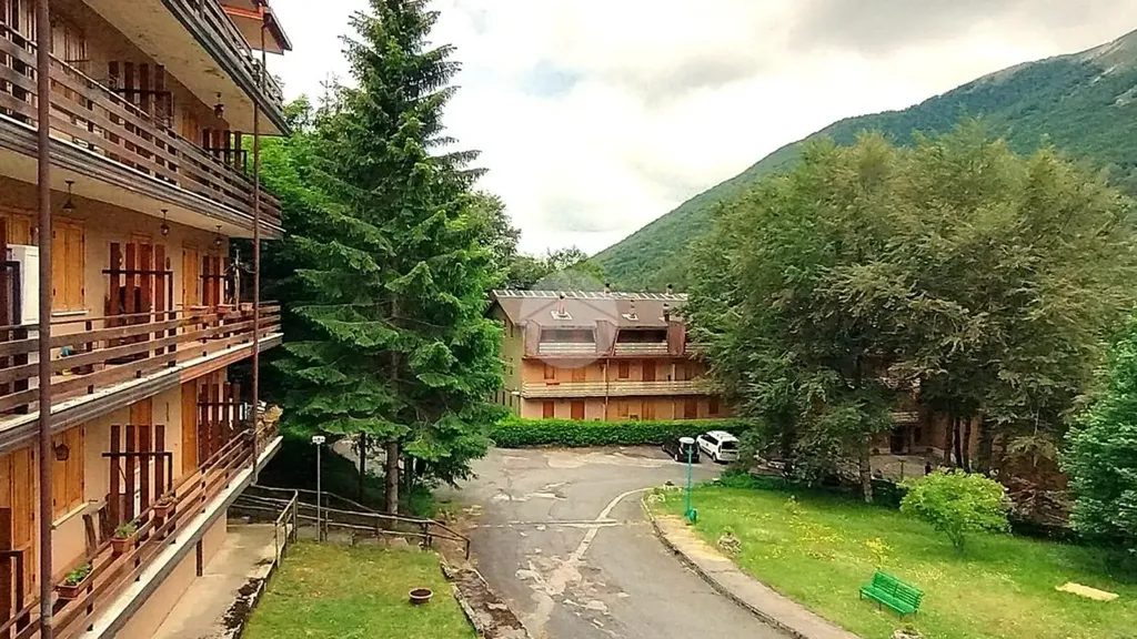 Rõdu - Apartment with Balcony in Filettino