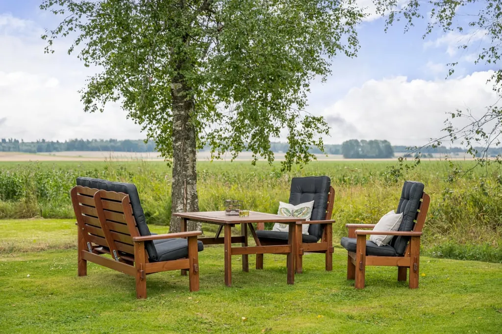 Jardin - Charming Villa with Garden in Lantligt Setting
